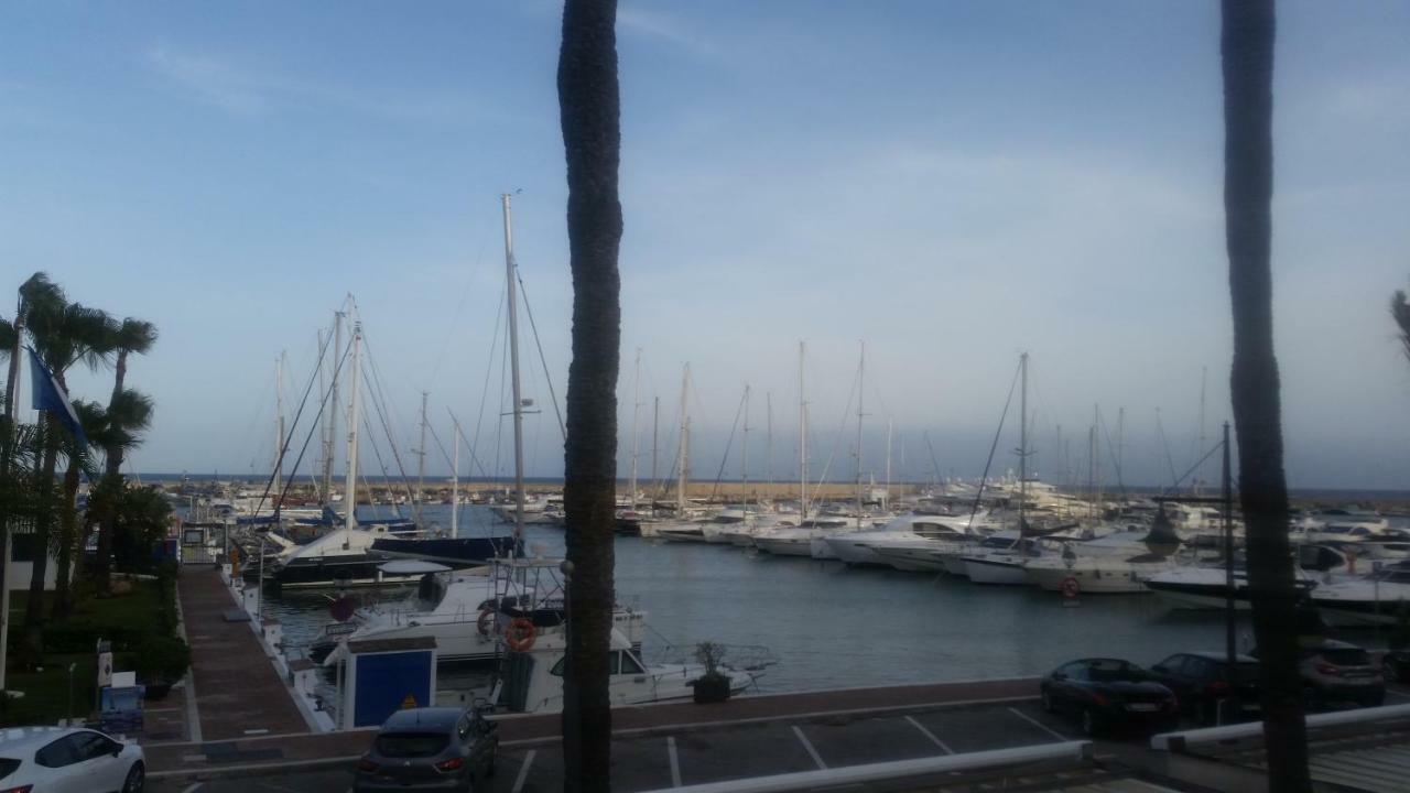 Puerto Deportivo 에스테포나 외부 사진